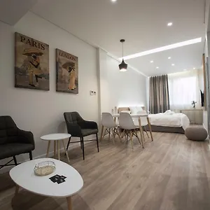 Ornament Suites, Nilie Hospitality Mgmt Appartement